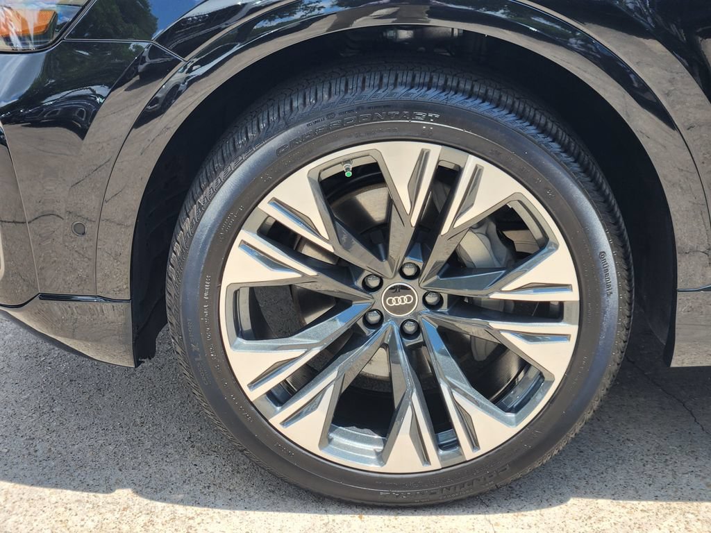 Certified 2024 Audi Q8 Premium Plus w/ Premium Plus Package AWD/4WD image 13