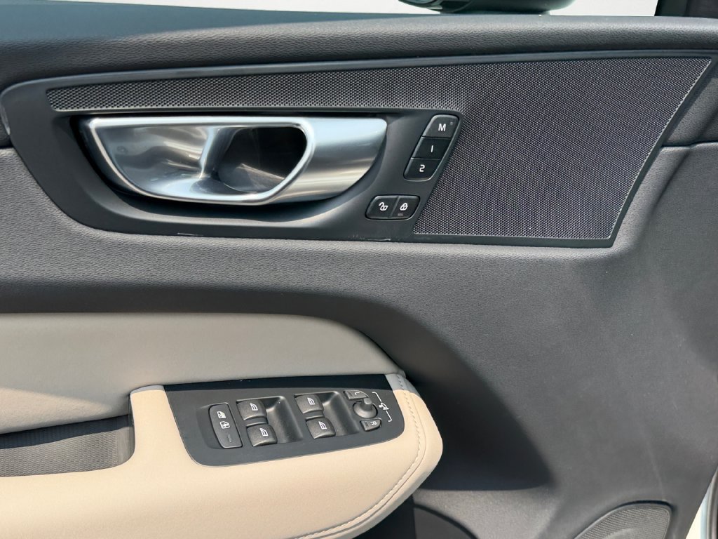 Certified 2026 Volvo XC60 B5 Core w/ Climate Package AWD/4WD image 15