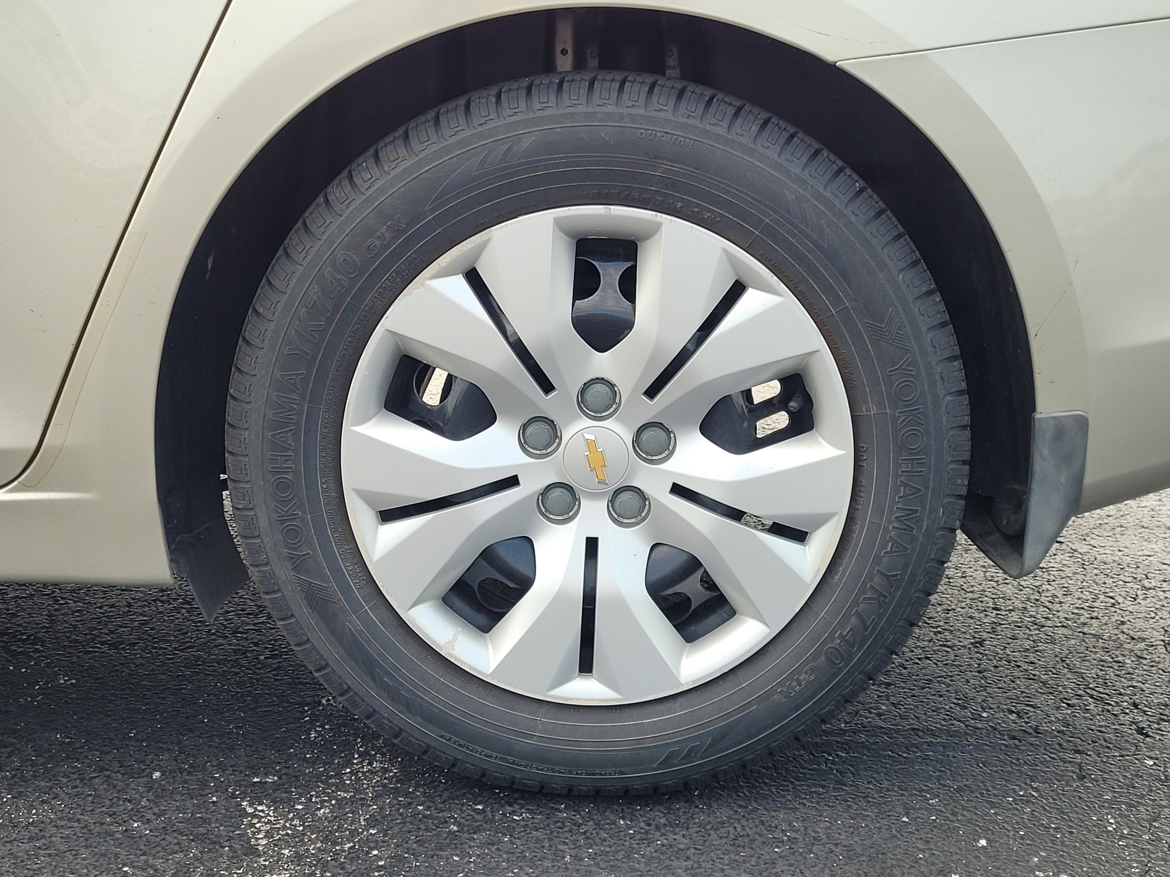 Used 2014 Chevrolet Cruze LS FWD image 10