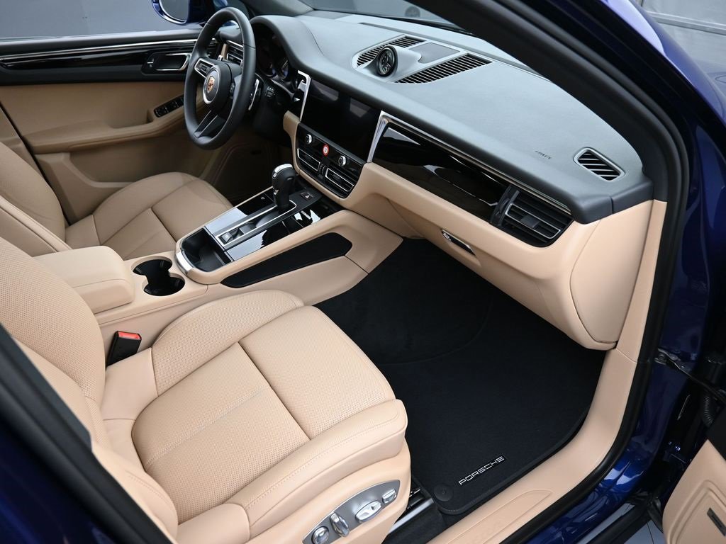 New 2026 Porsche Macan image 32