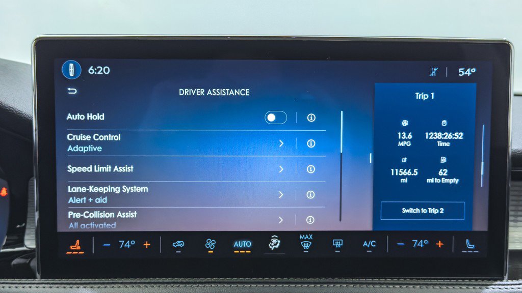Used 2024 Lincoln Corsair AWD image 41