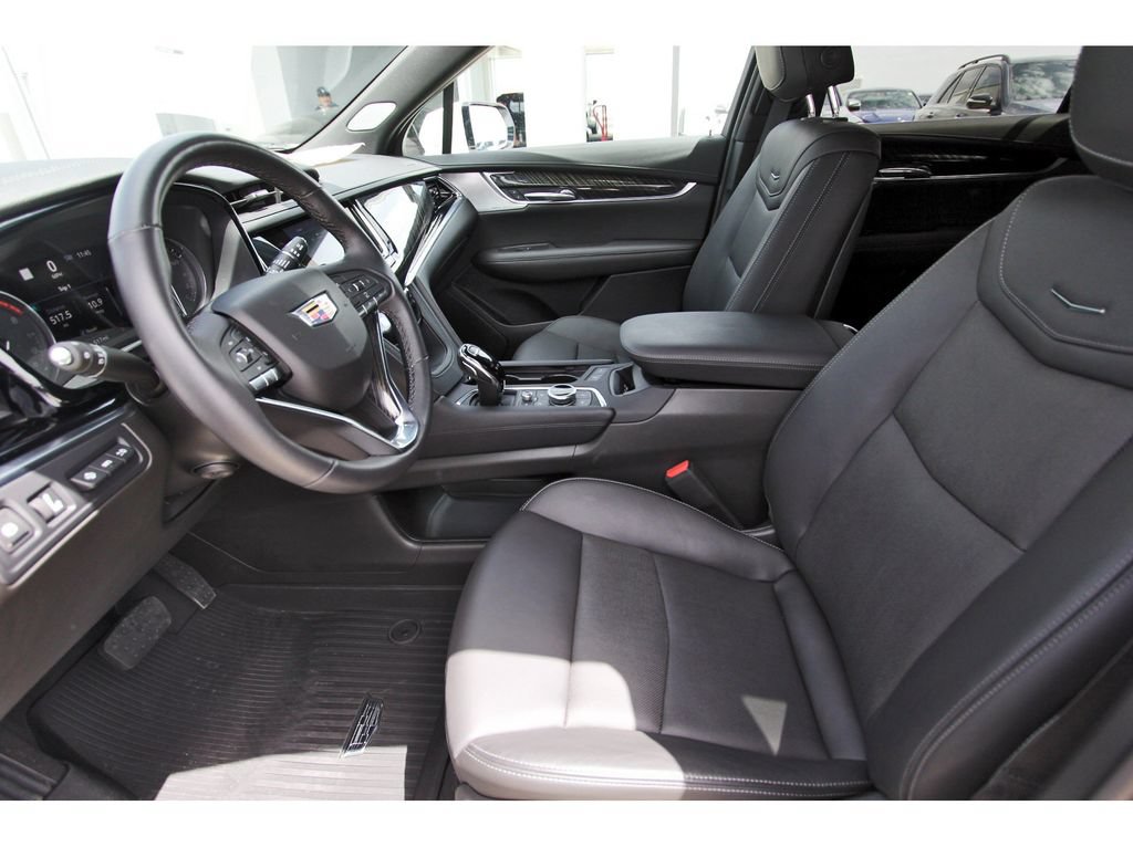 New 2024 Cadillac XT6 Premium Luxury w/ Technology Package FWD image 6