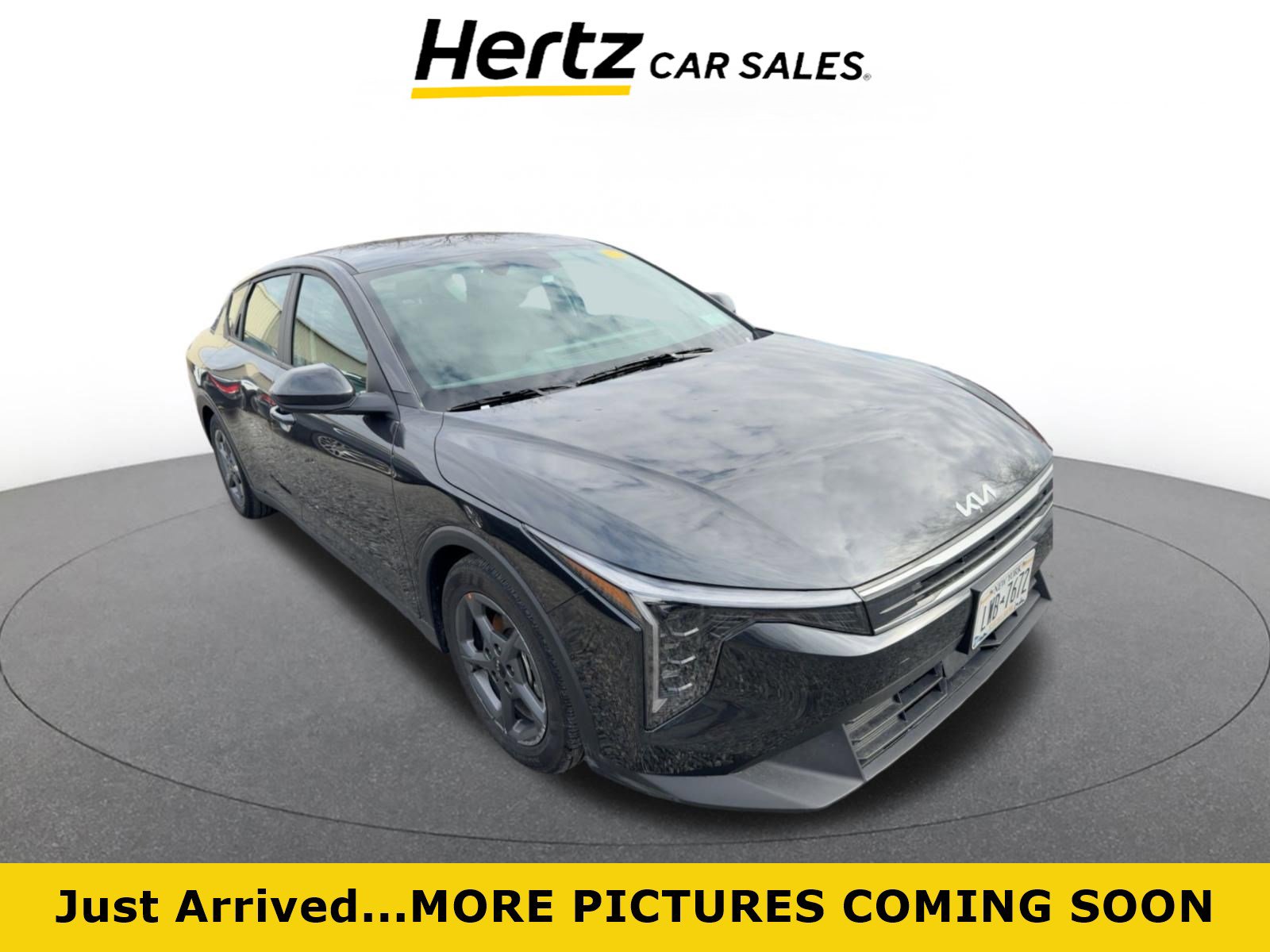 Used 2025 Kia K4 LXS image 1