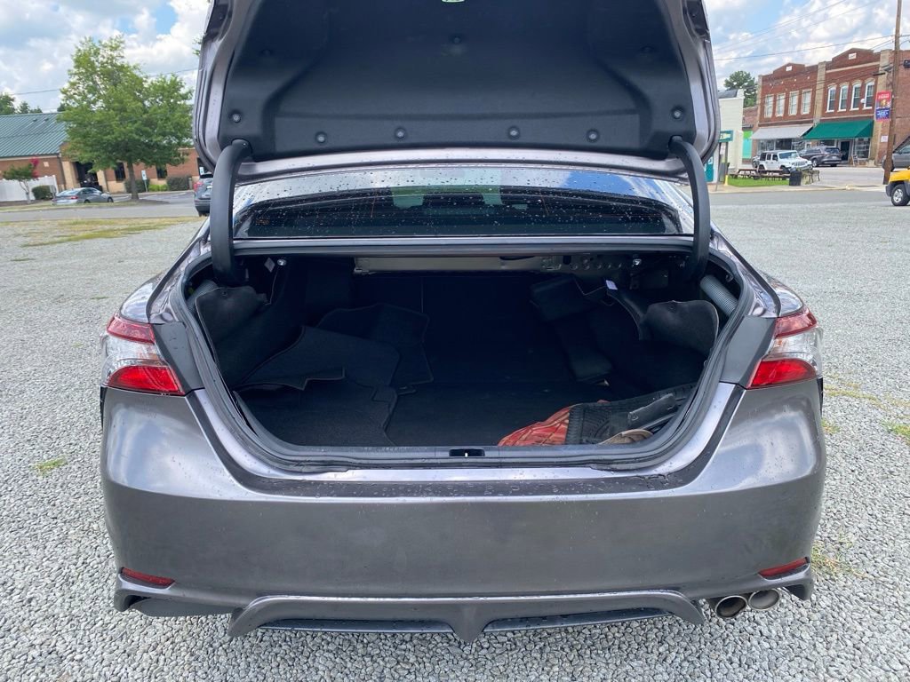 Used 2022 Toyota Camry SE image 18