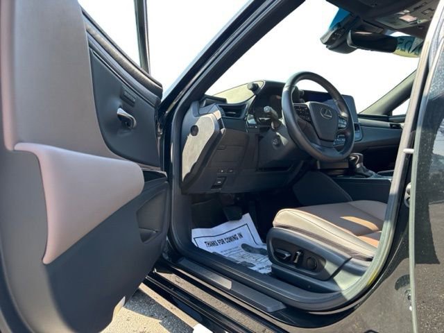 Used 2025 Lexus ES 350 w/ Premium Package image 8