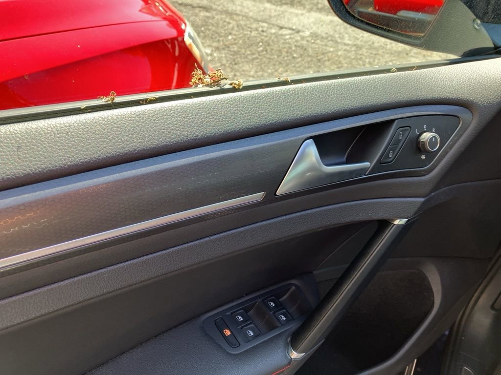 Used 2018 Volkswagen GTI S image 5