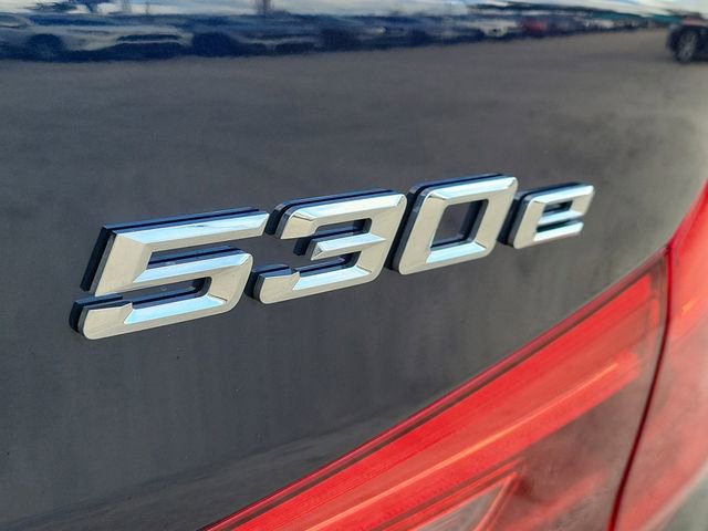 Used 2020 BMW 530e xDrive w/ Premium Package image 9