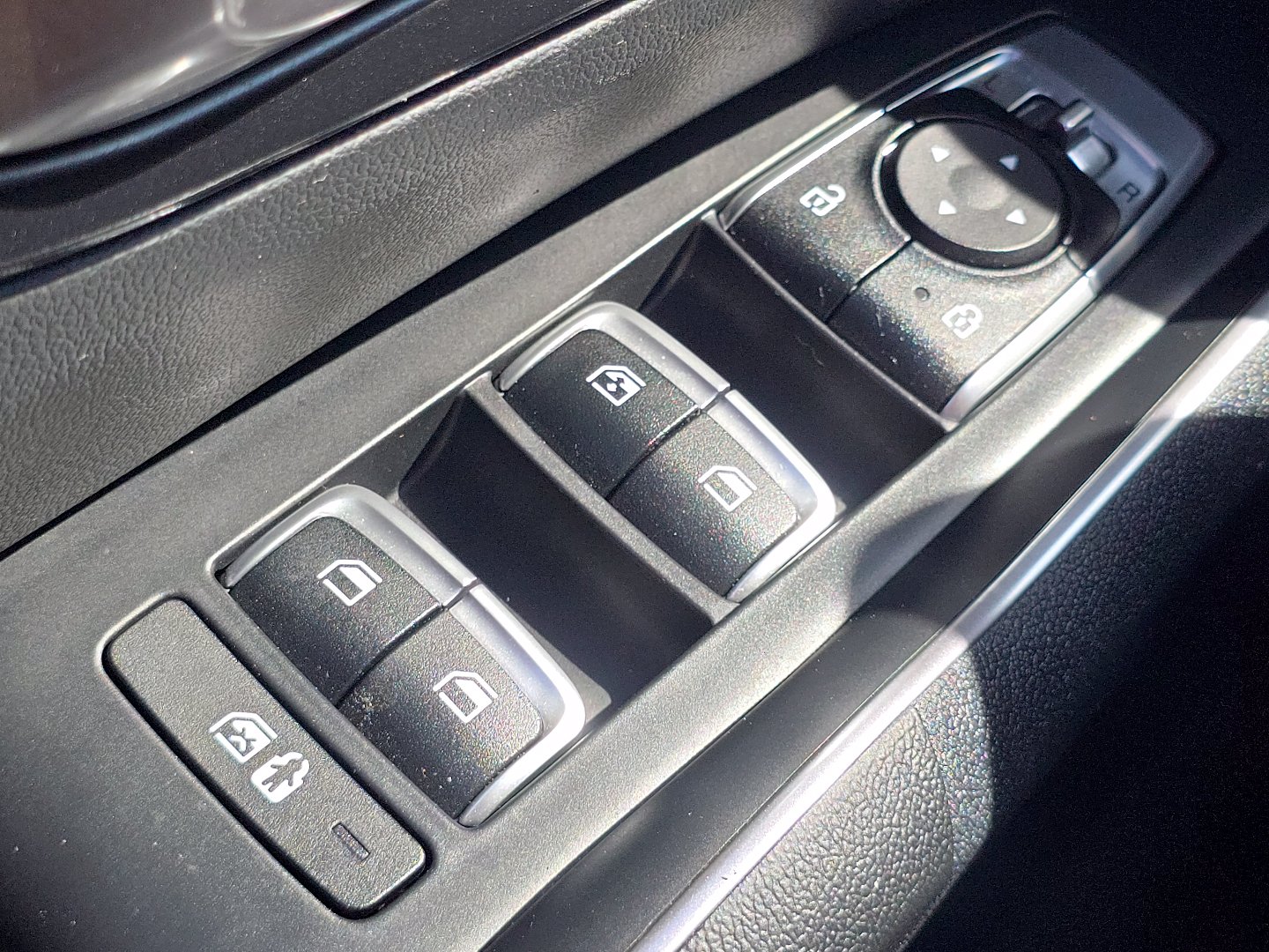 Used 2023 Kia Sorento S FWD image 26