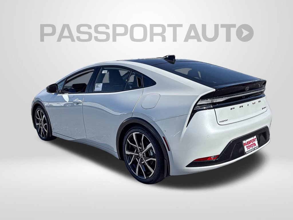 New 2026 Toyota Prius XSE Premium FWD image 3
