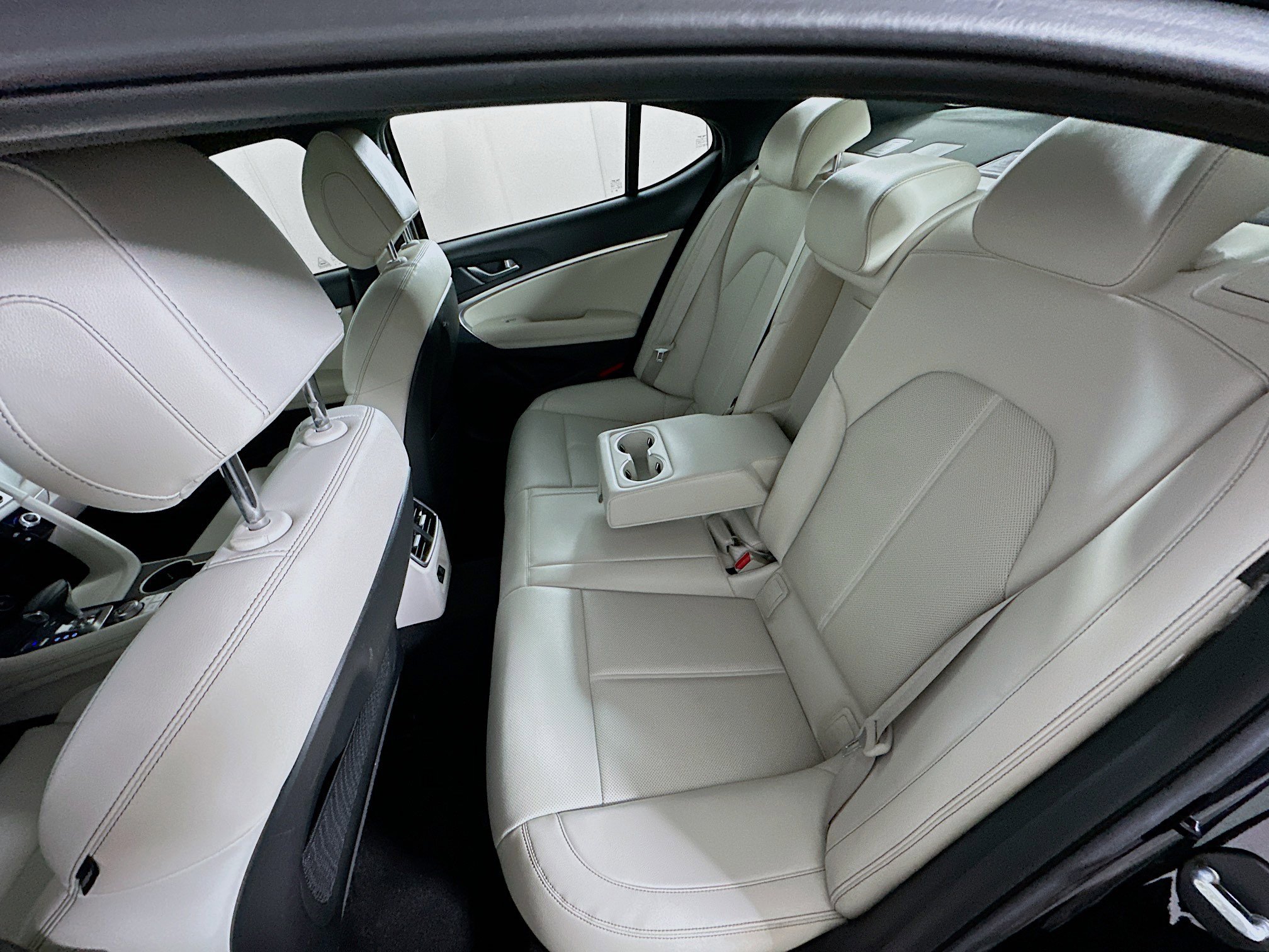 Used 2024 Genesis G70 2.5T image 28