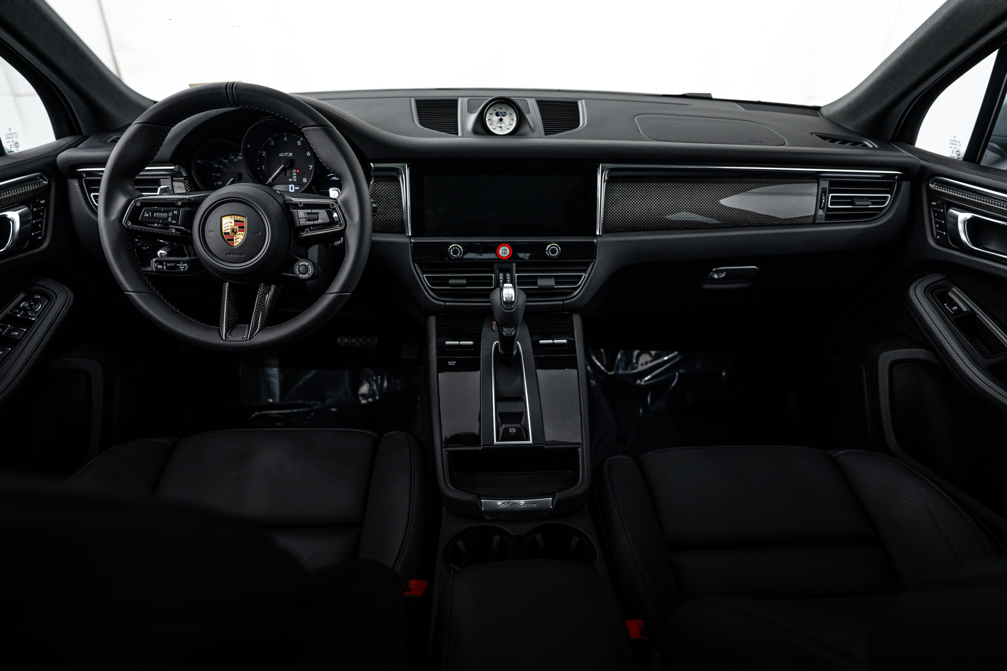 Certified 2026 Porsche Macan GTS image 12