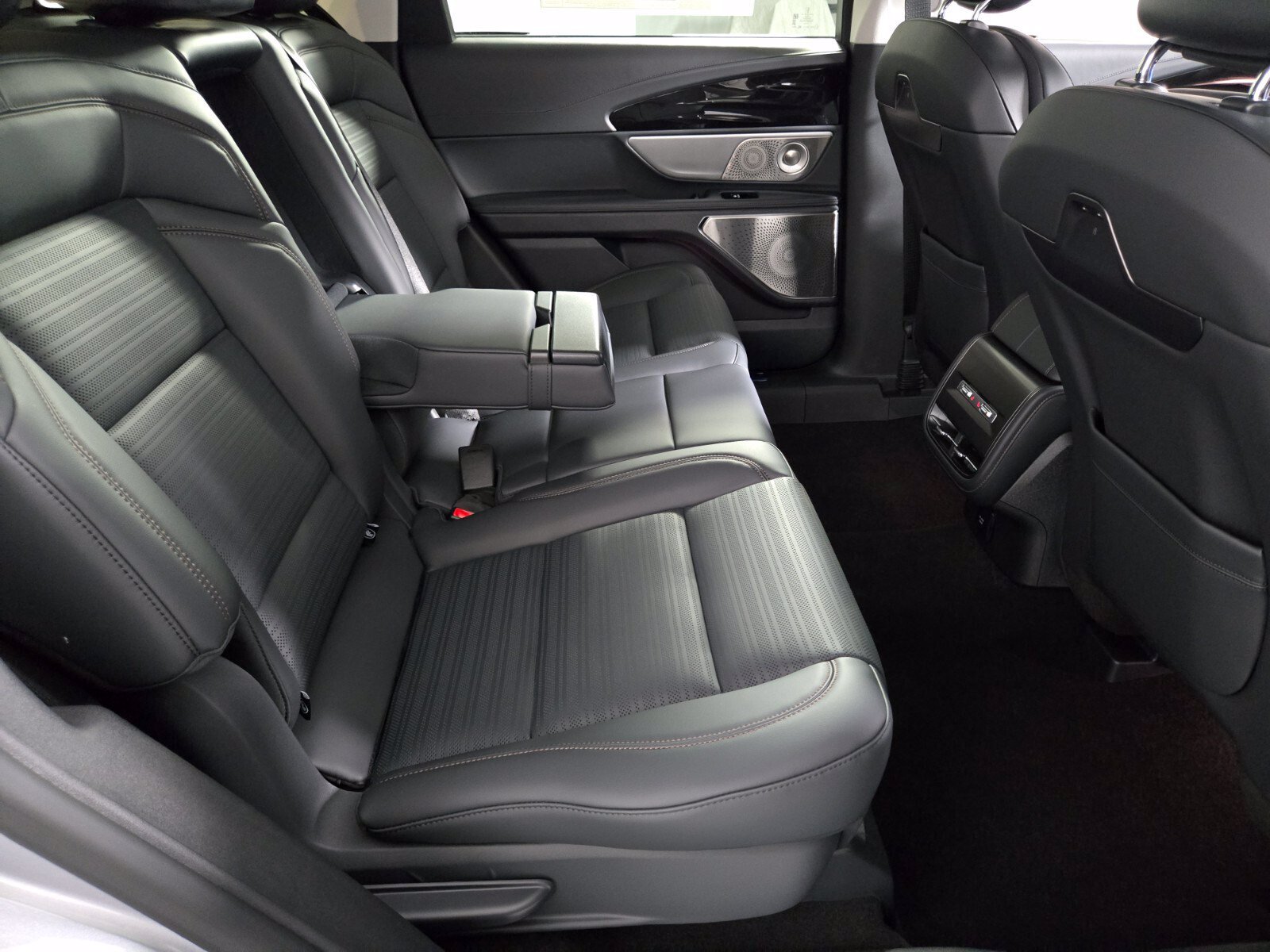 New 2026 Lincoln Nautilus Reserve AWD/4WD image 19