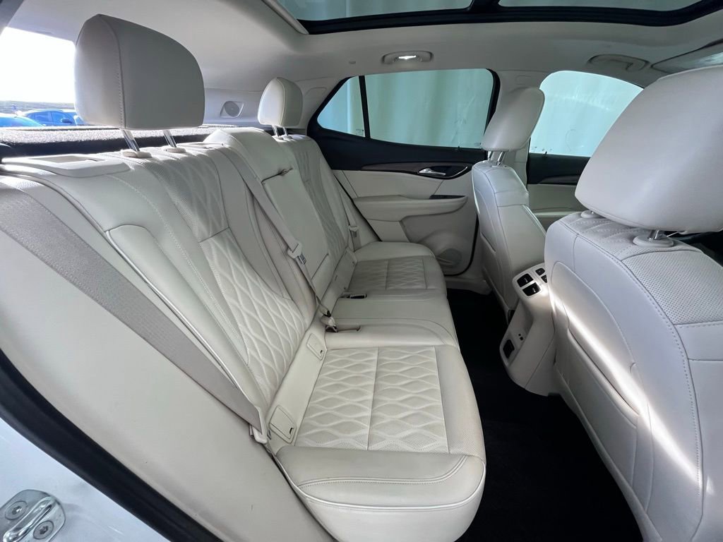 Used 2021 Buick Envision Avenir w/ Technology Package II image 25