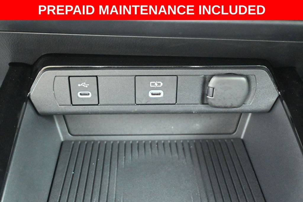 Certified 2025 Toyota Prius LE FWD image 21