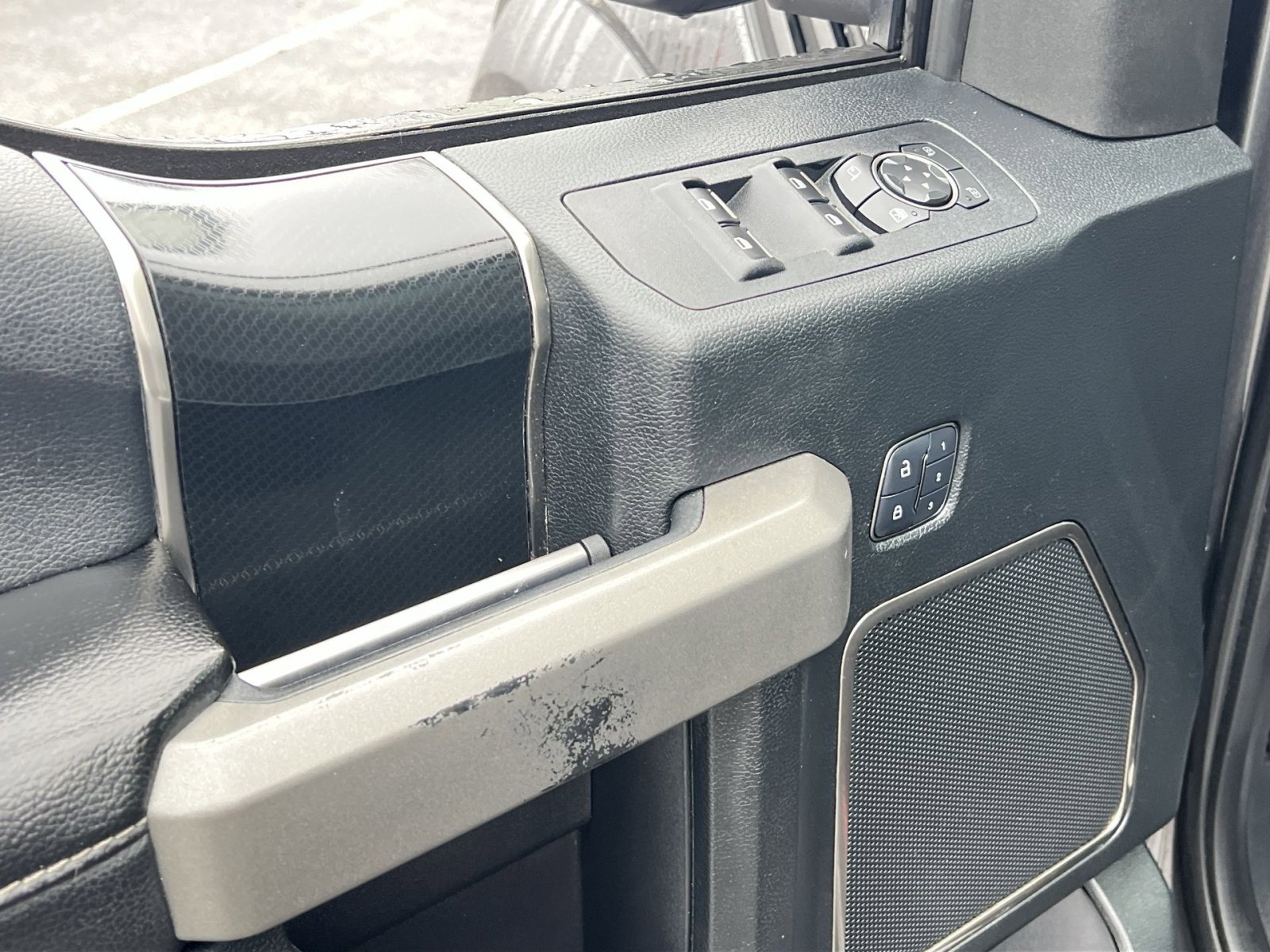 Used 2018 Ford F150 Raptor w/ Equipment Group 802A Luxury image 15