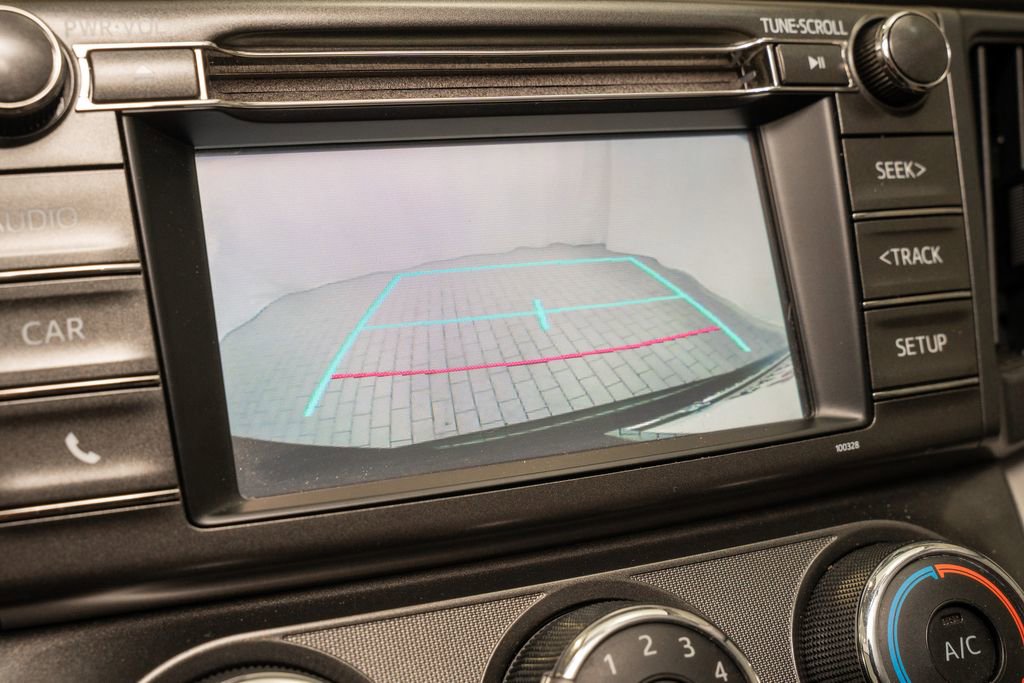 Used 2015 Toyota RAV4 LE image 12