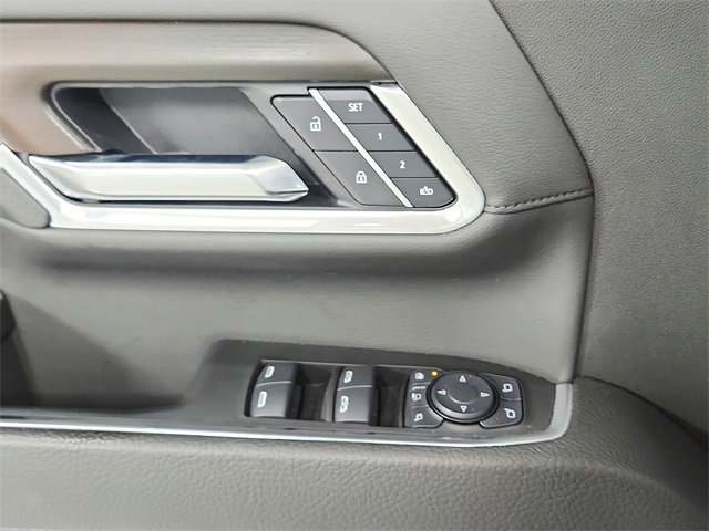 Used 2025 GMC Sierra 3500 Denali w/ Technology Package image 34