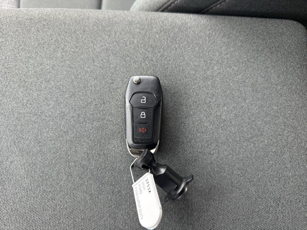 Used 2024 Ford F250 XLT image 45