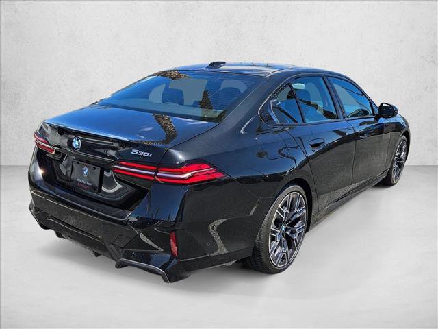 Used 2026 BMW 530i w/ M Sport Package RWD video 4