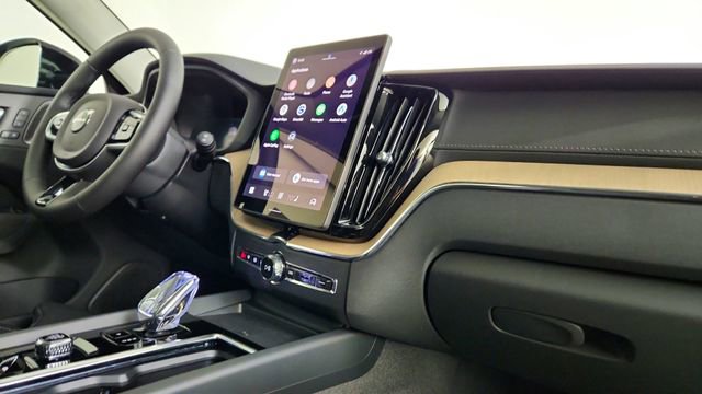 New 2026 Volvo XC60 B5 Ultra w/ Climate Package AWD/4WD image 34