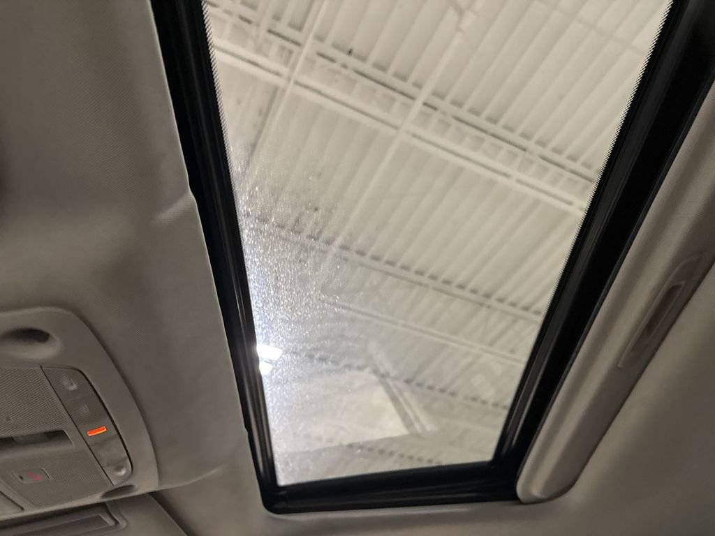 Used 2020 Nissan Armada SL w/ Premium Package image 18