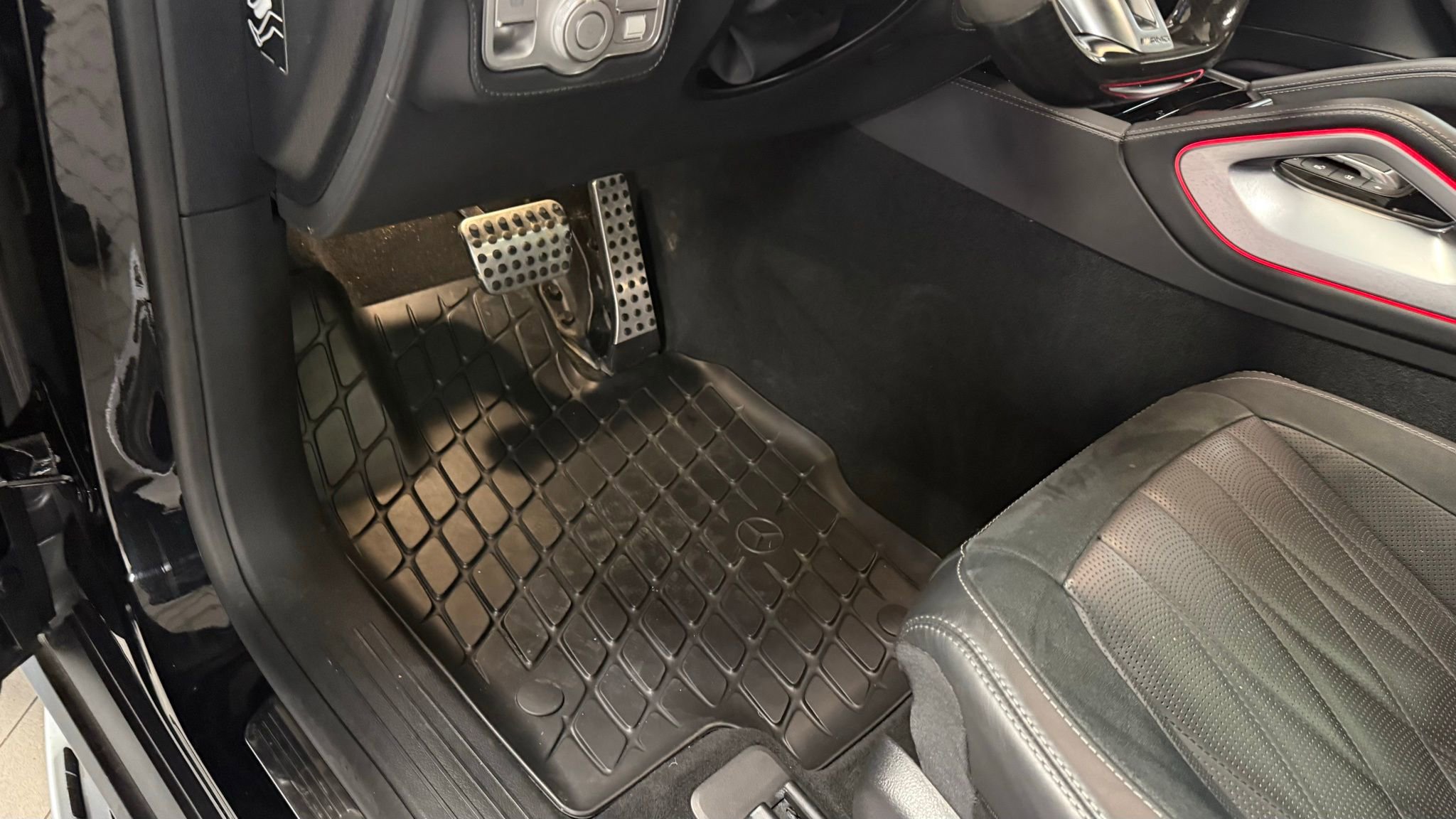 Used 2024 Mercedes-Benz GLS 63 AMG 4MATIC image 40