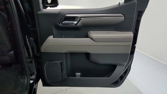 Used 2025 Chevrolet Silverado 1500 ZR2 w/ Technology Package image 21