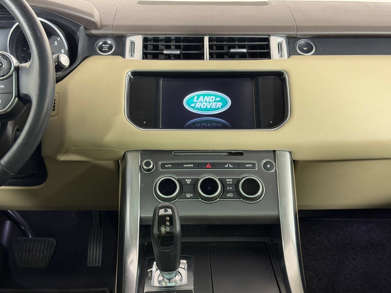 Used 2016 Land Rover Range Rover Sport SE AWD/4WD image 18