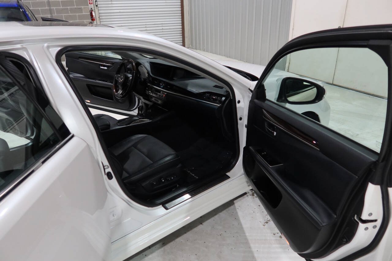 Used 2018 Lexus ES 350 w/ Navigation System Package FWD image 12