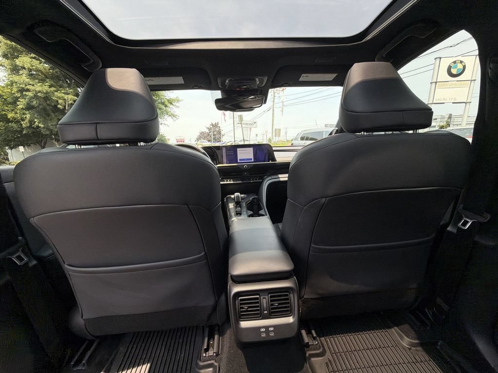 Used 2023 Toyota Crown Platinum AWD/4WD image 20