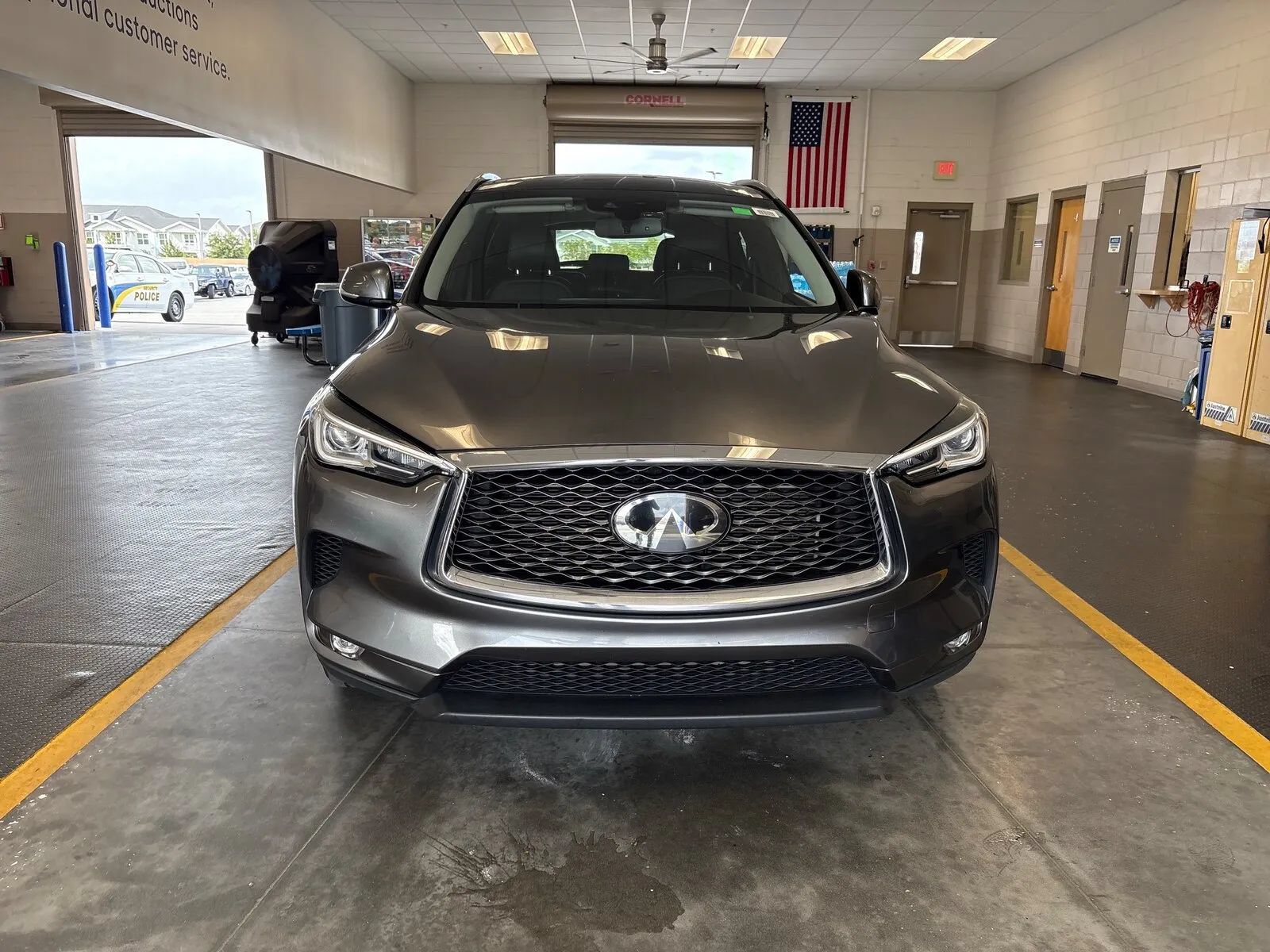 Used 2021 INFINITI QX50 Luxe FWD image 2