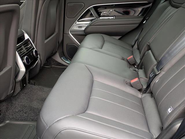 New 2025 Land Rover Range Rover SE image 17
