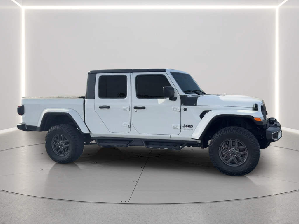 Used 2024 Jeep Gladiator Sport AWD/4WD image 4