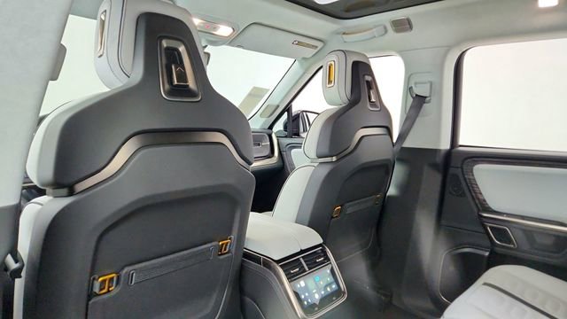Used 2024 Rivian R1S Adventure image 35