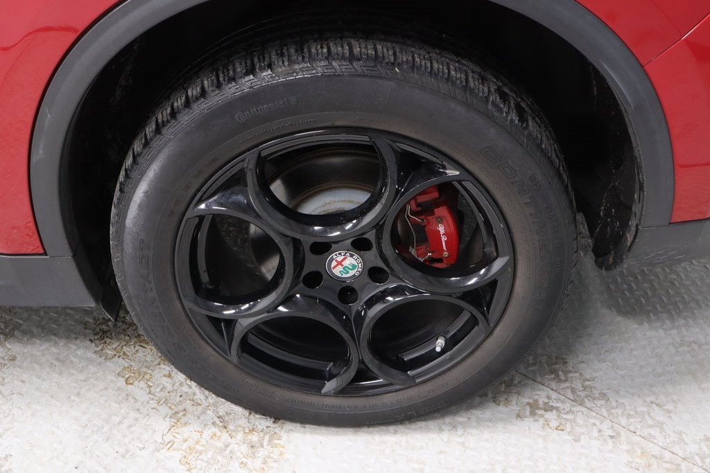 Used 2018 Alfa Romeo Stelvio Sport w/ Quick Order Package 22J Sport image 17