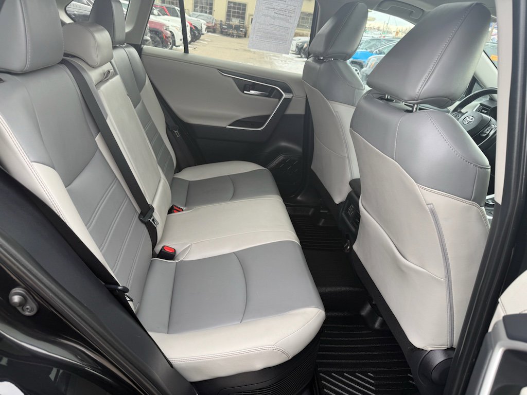 Used 2019 Toyota RAV4 Limited AWD/4WD image 20