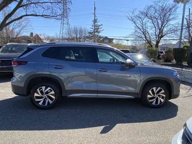 Used 2025 Volkswagen Tiguan S AWD/4WD image 4