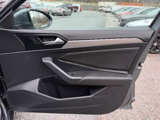 Used 2021 Volkswagen Jetta SE image 35