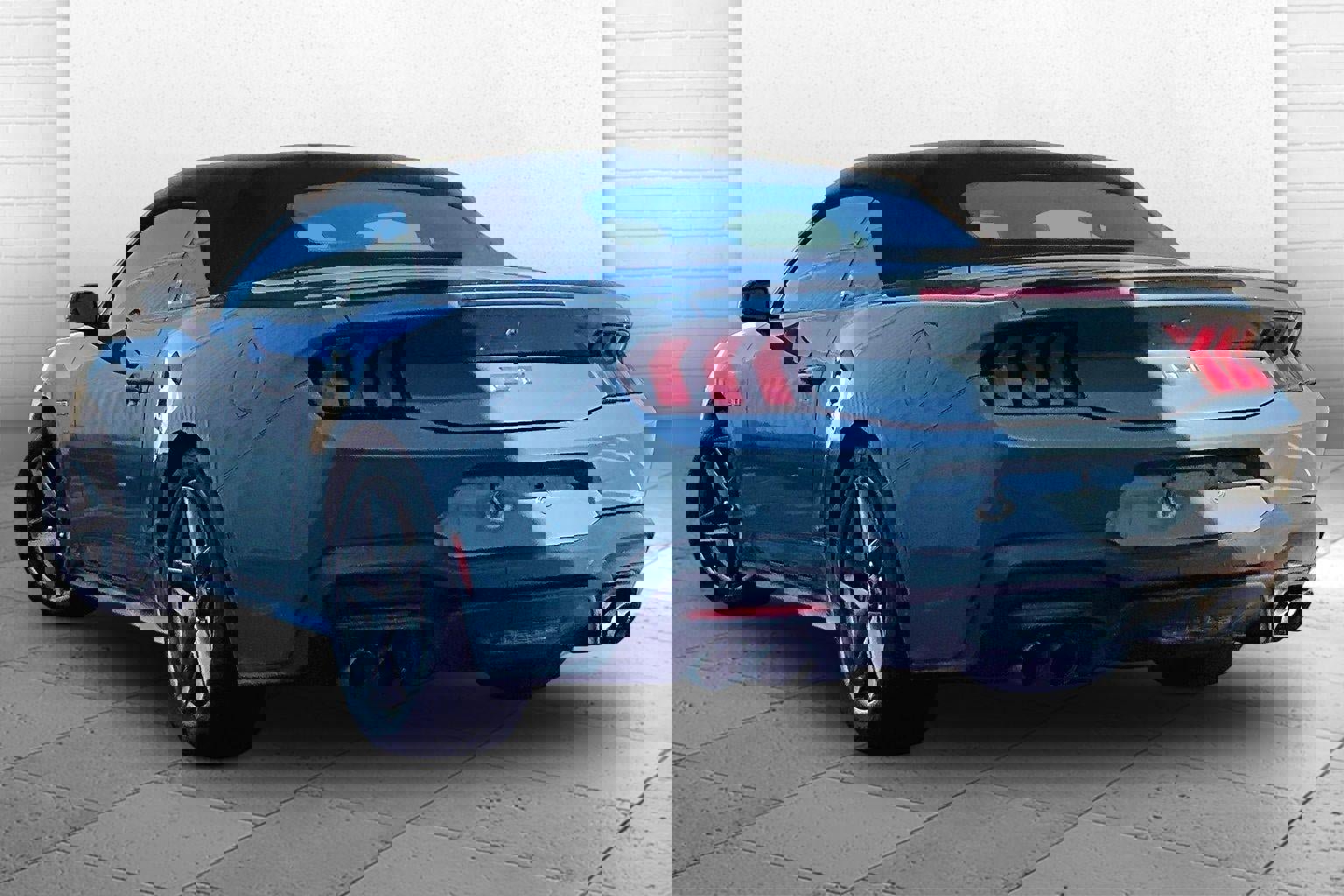 Used 2025 Ford Mustang GT Premium image 9