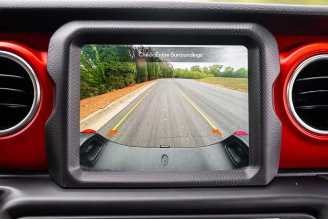 Used 2022 Jeep Gladiator Rubicon w/ LED Lighting Group AWD/4WD image 36