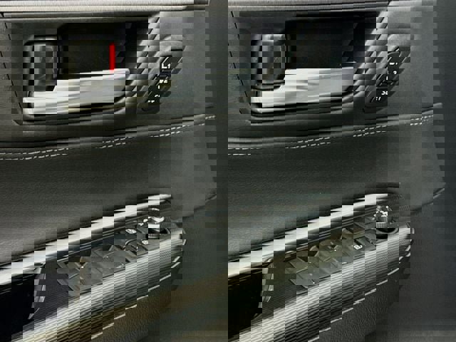 Used 2021 Toyota Venza XLE image 19