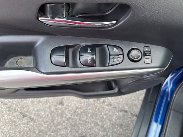 Used 2018 Nissan Kicks SR w/ Premium Package image 8