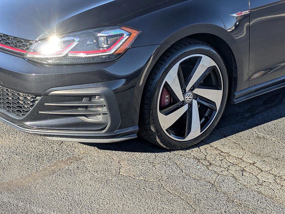 Used 2020 Volkswagen GTI SE image 9