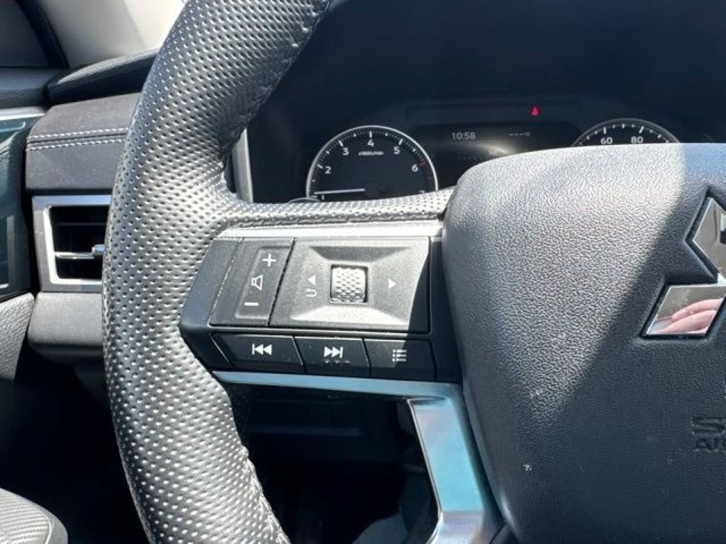 Used 2022 Mitsubishi Outlander SE AWD/4WD image 31