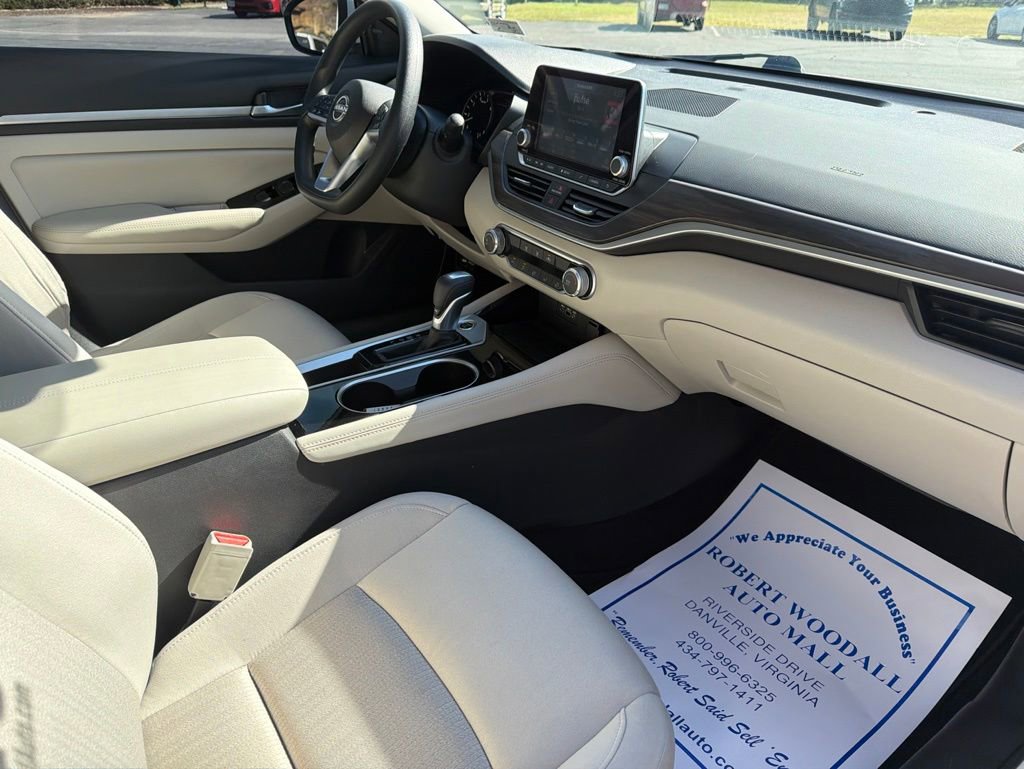Used 2023 Nissan Altima 2.5 SV FWD image 11