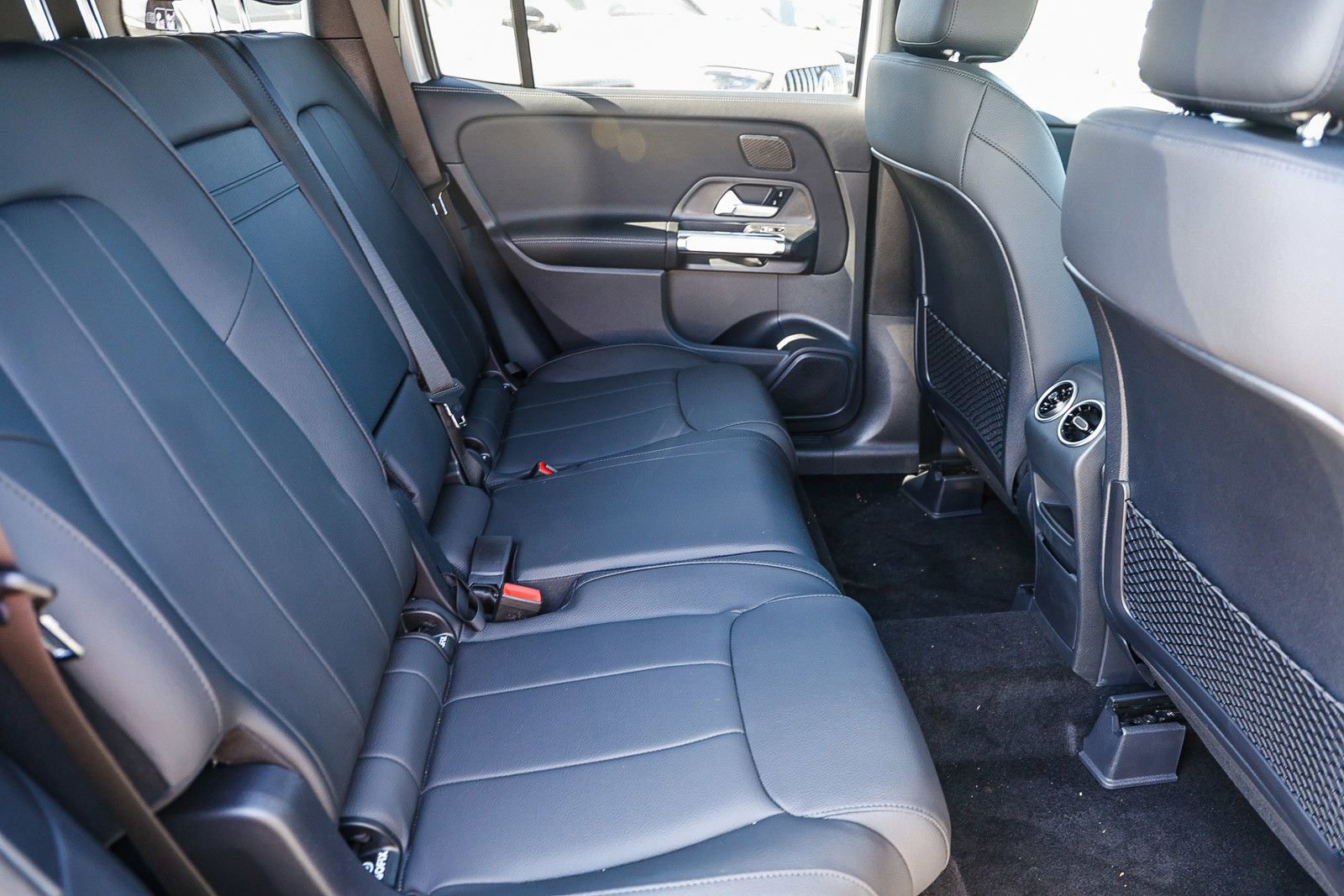 New 2026 Mercedes-Benz GLB 250 image 18