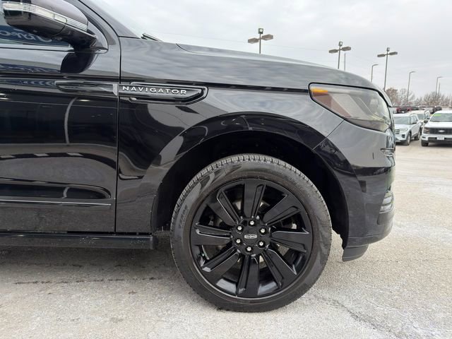 Used 2024 Lincoln Navigator Reserve image 9