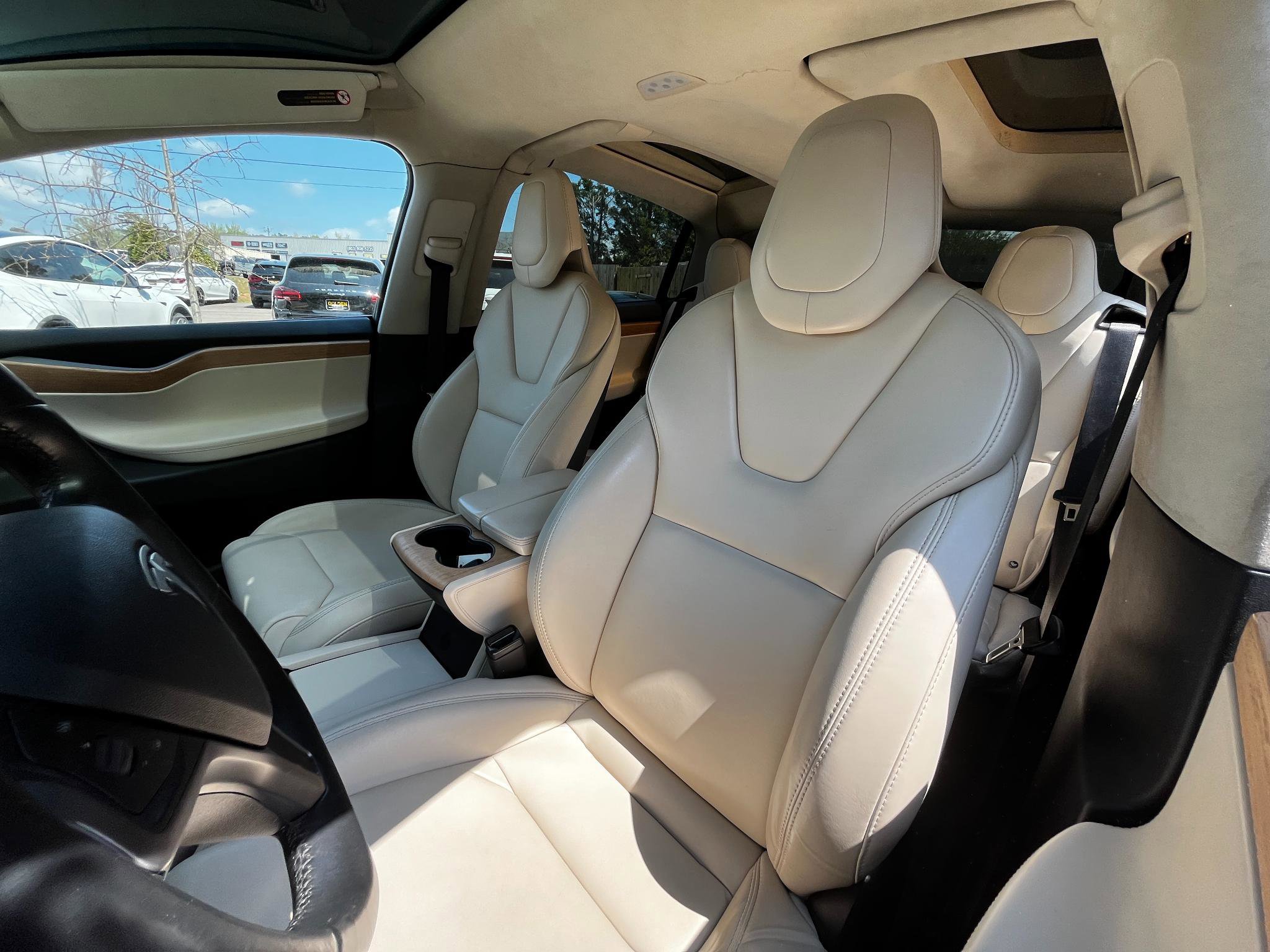 Used 2018 Tesla Model X 100D image 23