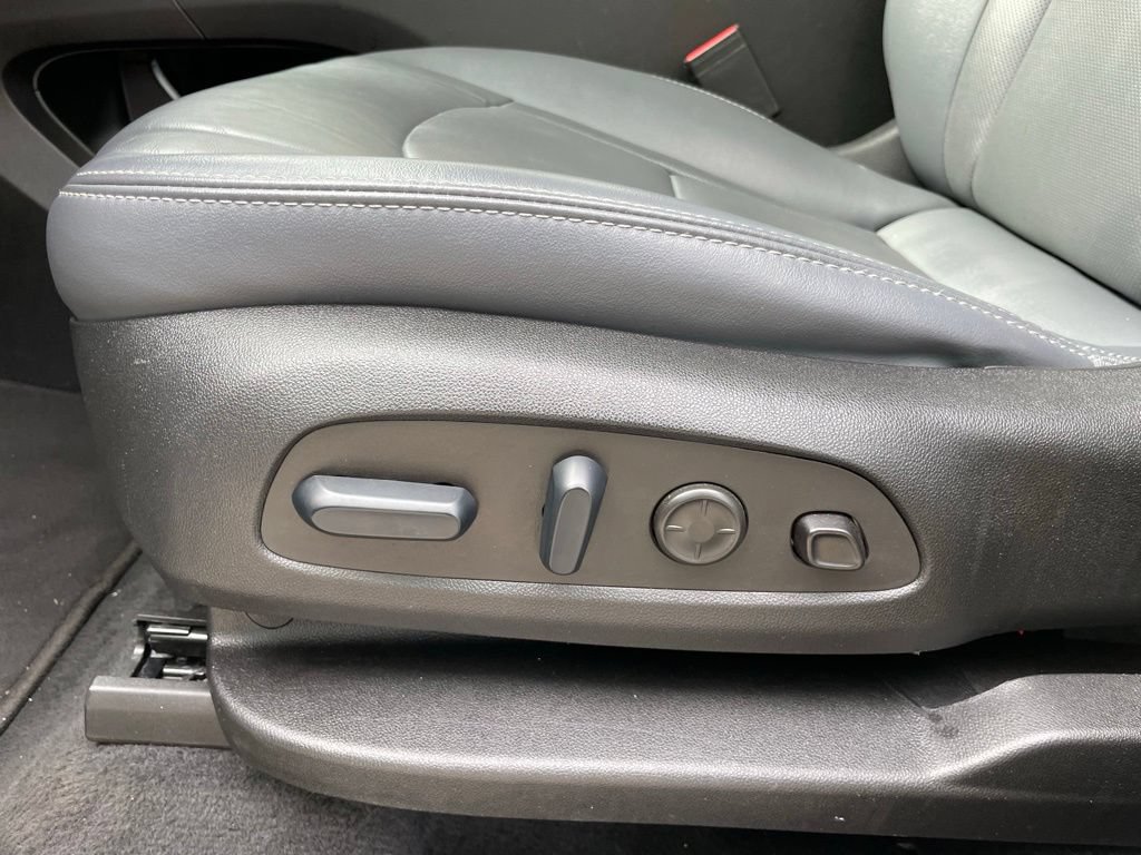 Used 2024 Buick Enclave Premium AWD/4WD image 11