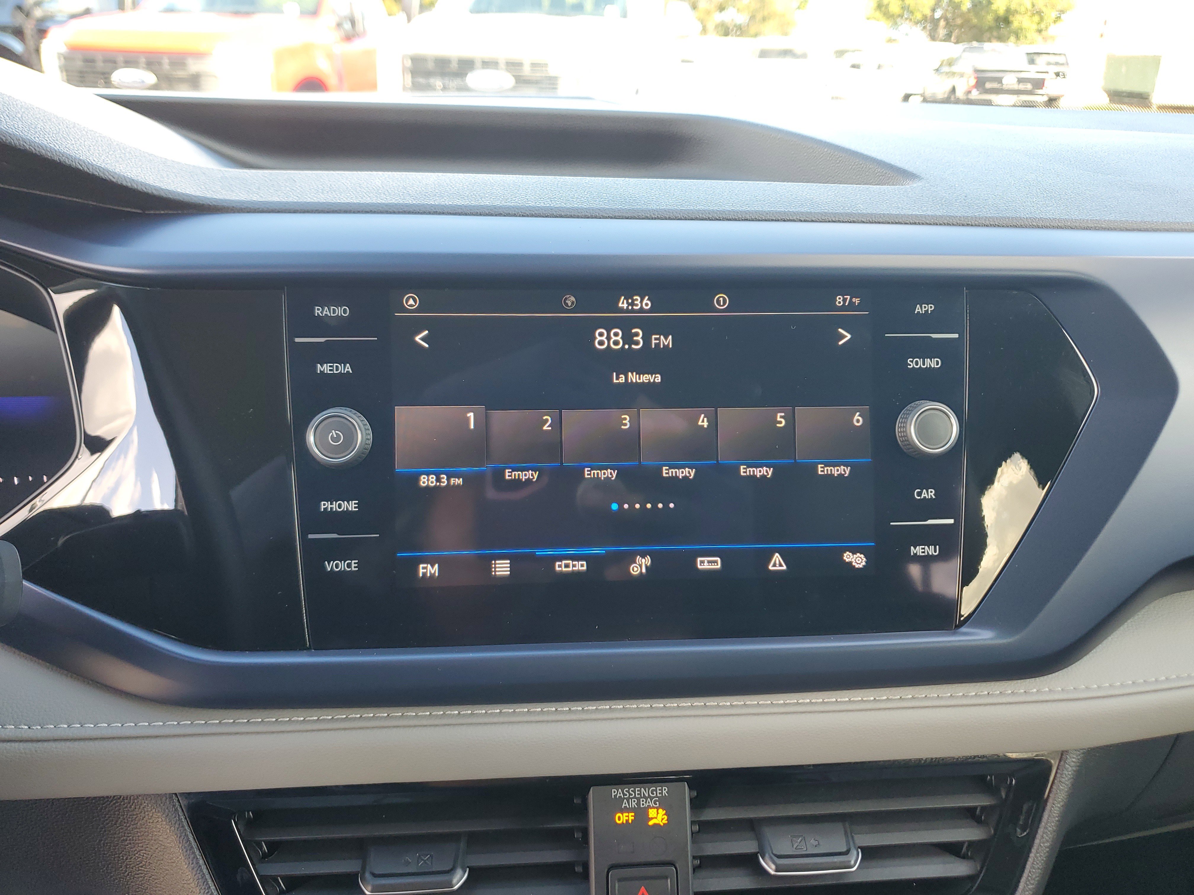 Used 2024 Volkswagen Taos SE image 22